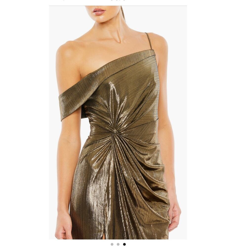 Ieena MacDuggal metallic liquid gold off the shoulder maxi gown size 12 - Picture 4 of 13